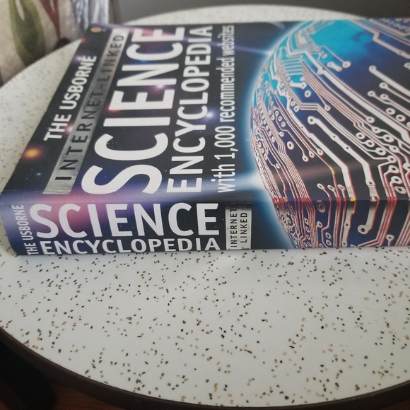 Science Encyclopedia Book -New - Picture 3 of 3
